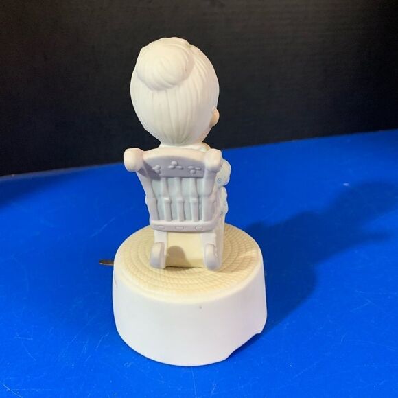 Precious Moments The Purr fect Grandma Music Box - Picture 3 of 5